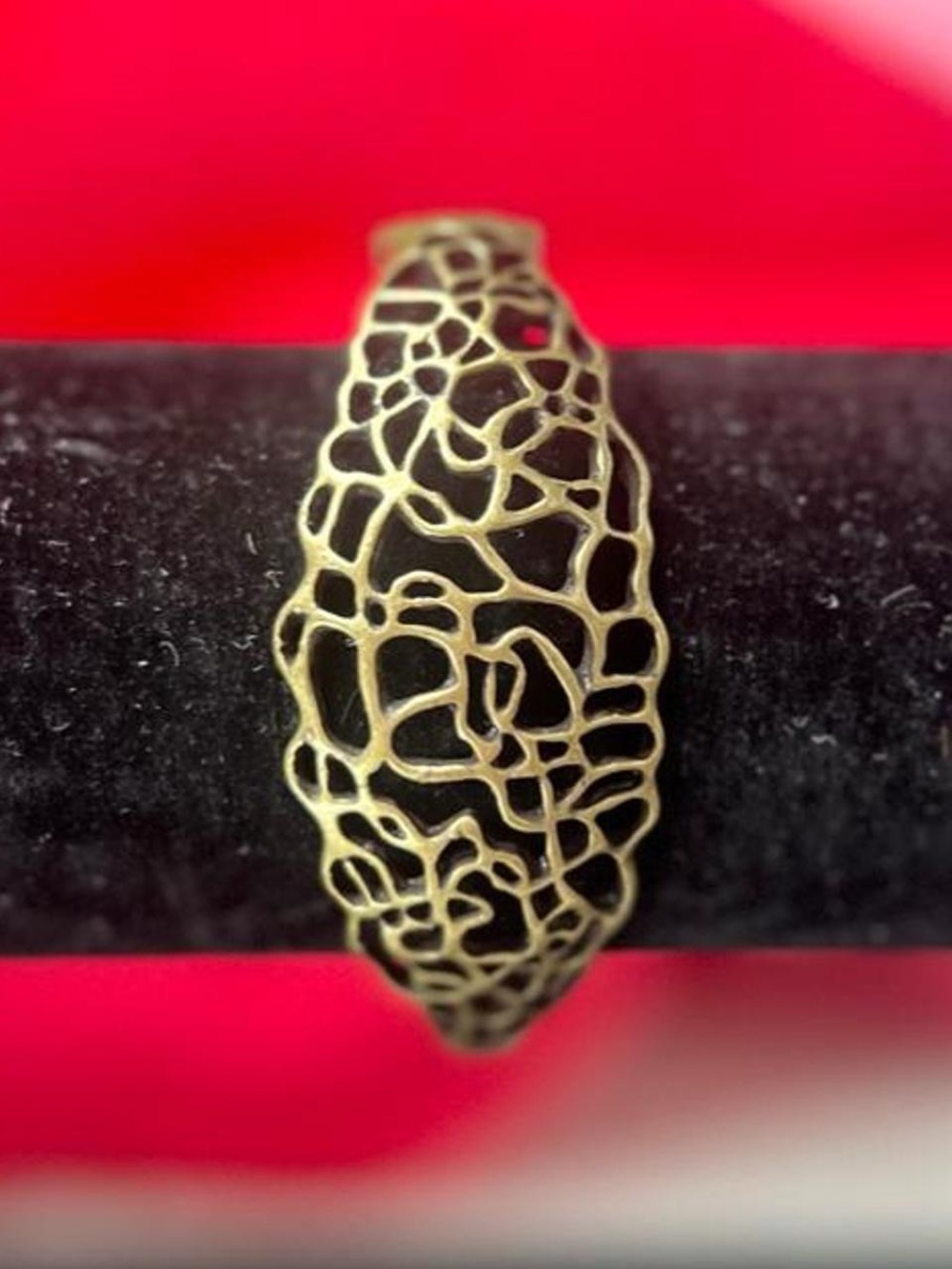 Y2K brass tone clamp bangle bracelet
Subversive